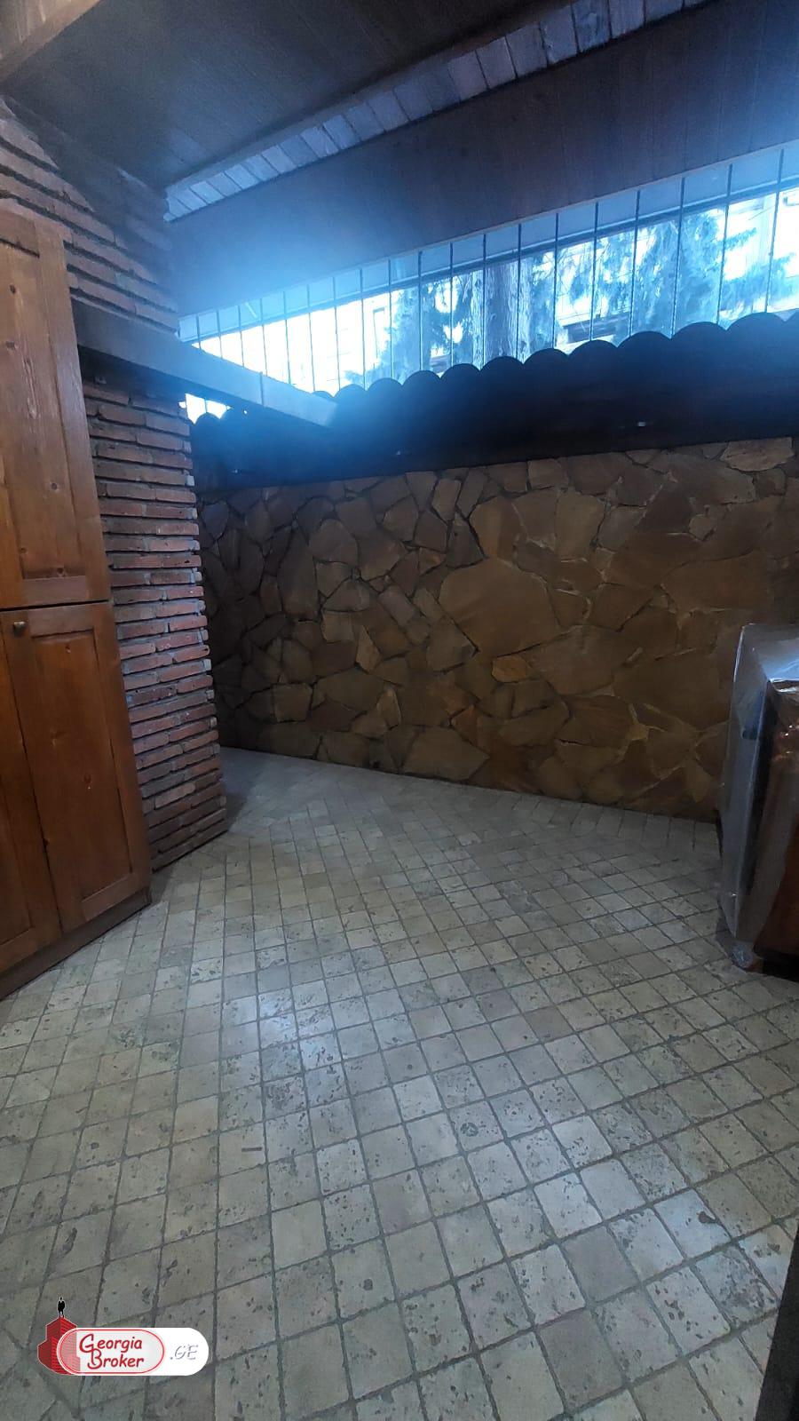 იყიდება ახალი გარემონტებული 5 ოთახიანი ბინა აბანოთუბანში